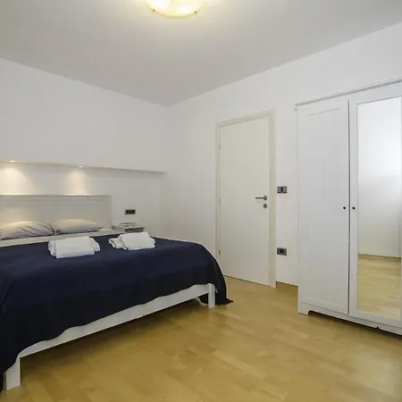 Апартаменты By The Sea Palit, Rab - 13990 Palit